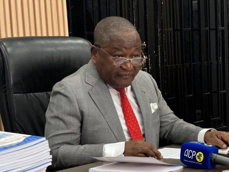 Paul Nsapu, président de la CNDH, présentant les conclusions de son enquête sur les manifestations de l’opposition du 12 juin 2026 à Kinshasa