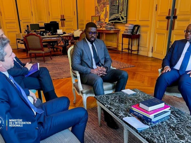 Floribert Anzuluni,  l’émissaire du président Félix Tshisekedi reçu à l’Élysée