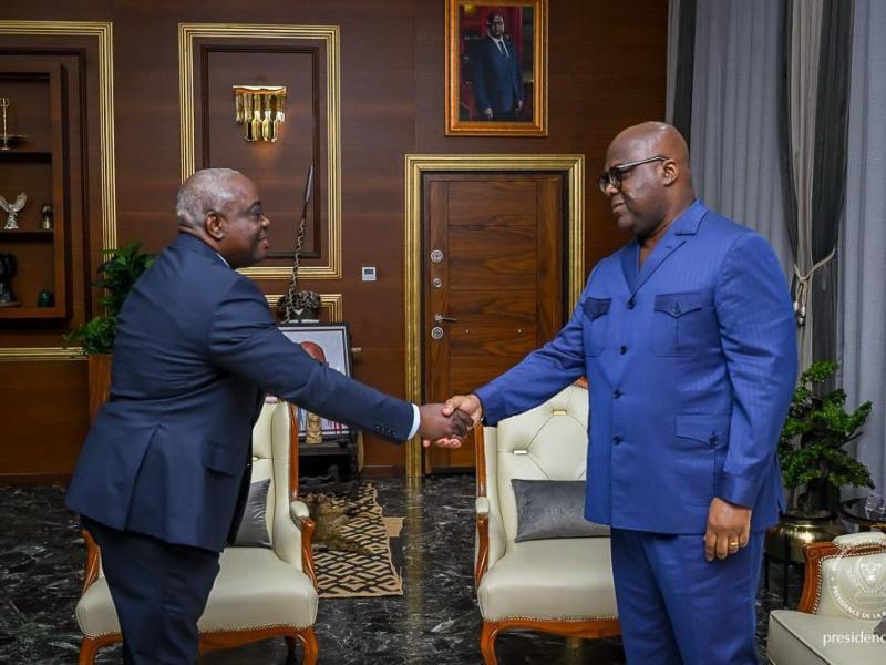 Le chef de l'État Félix Tshisekedi et l'IGF Christophe Bitasimwa, chef de service, jeudi 23 juillet 2026