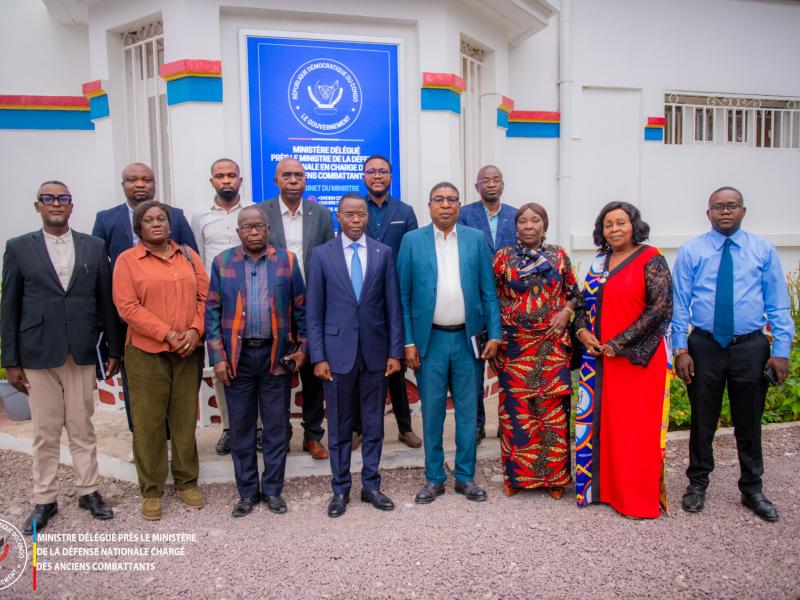 Le ministre délégué Eliezer Ntambwe et la délégation de l' UREBAND, vendredi 24 juillet 2026