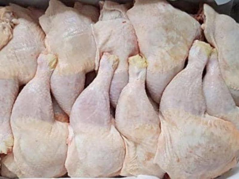 Des morceaux de poulet conditionnés dans un carton [photo d'illustration]