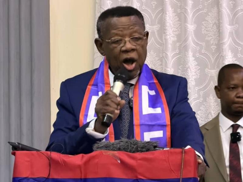 Lambert Mende Omalanga, député national et président du parti politique Convention des Congolais Unis (CCU)