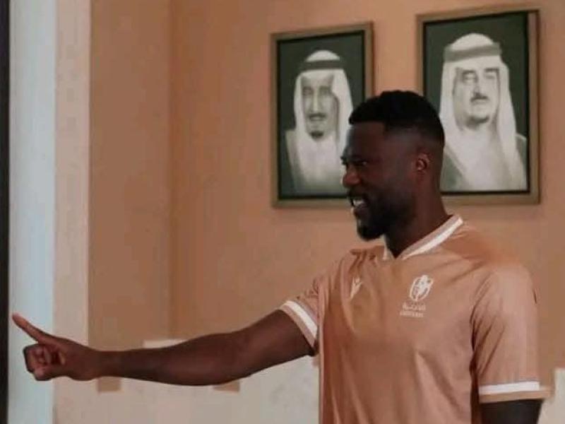Le capitaine des Léopards de la RDC,  Chancel Mbemba Mangulu,  sous les couleurs de son nouveau club,  Diriyah FC, en Arabie Saoudite