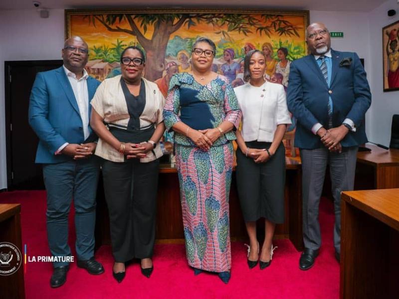 La Première ministre Judith Suminwa au sortir des échange avec une délégation du collectif des élus français originaires de la RDC