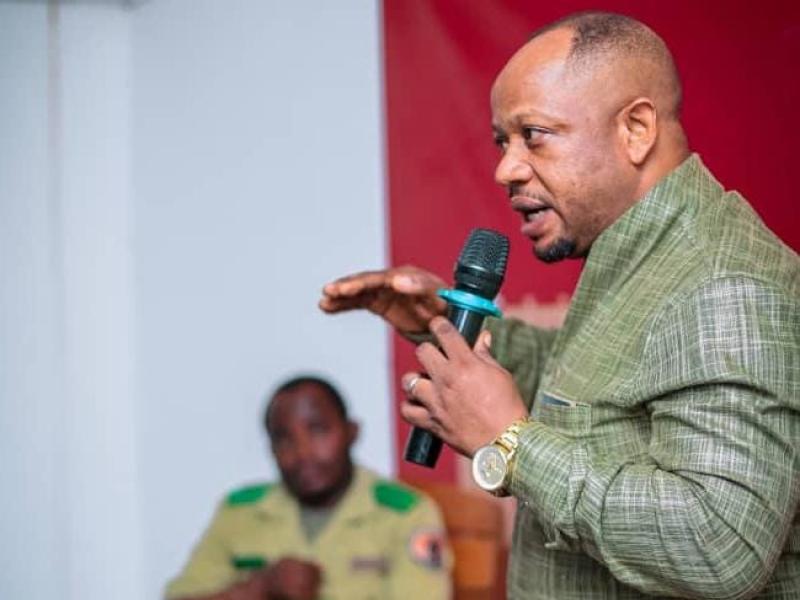 Guy Kibira Ndoole, chef de division provinciale de la Jeunesse et de l’éveil patriotique du Nord-Kivu, lors du Café écologique « Voix de la Nature », à Beni