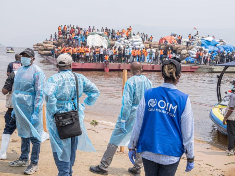 Les équipes de l'OIM et des autorités sanitaires contrôlent l'arrivée d'une barge fluviale en RDC [photo d'illustration]