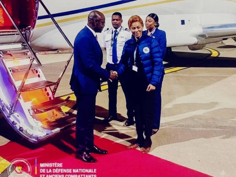 Le vice-Premier ministre de la Défense, Guy Kabombo, à son arrivée à Durban, en Afrique du Sud, pour prendre part au sommet de la SADC