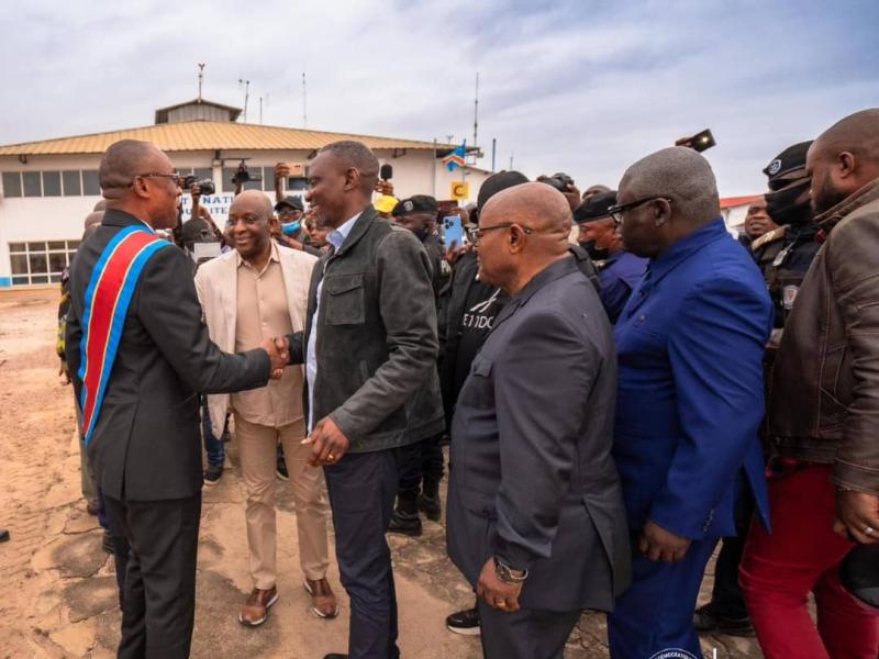 Le ministre des ITP,  John Banza Lunda, lors du lancement de la deuxième phase de la Caravane des infrastructures sur l’axe Muanda-Kinshasa