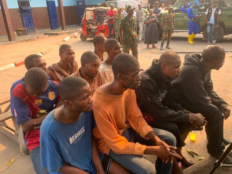 Un groupe des jeunes condamnés par le Tribunal militaire de garnison de Kinshasa N'djili dans l'affaire de meurtre d'un bâtisseur du Service national.