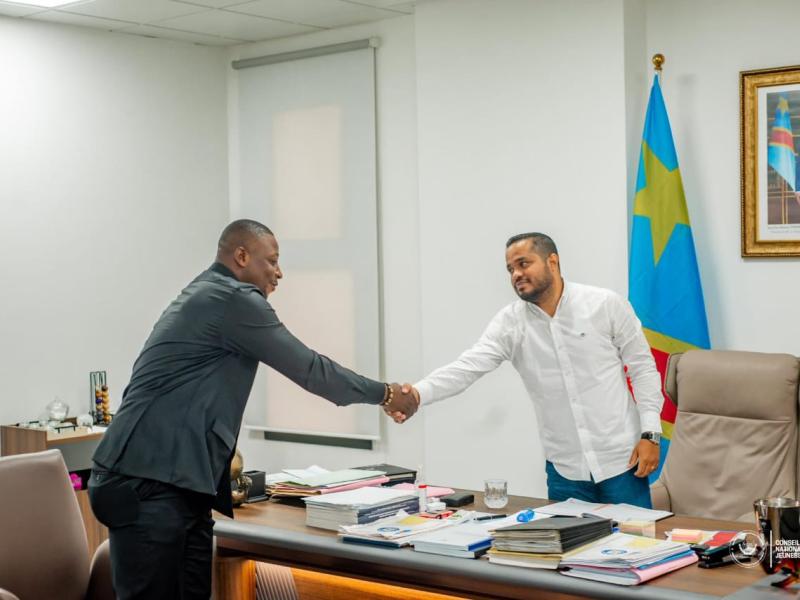 Le Président du Conseil National de la Jeunesse Claude Mbuyi, et gouverneur bas-Uele Mike-David Mokeni [photo d'illustration]