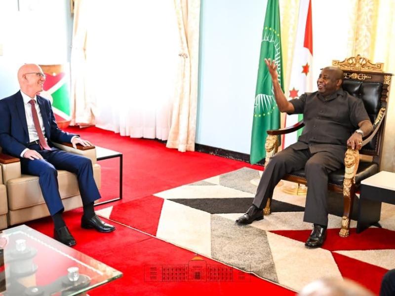 Le Président Burundais Évariste Ndayishimiye et le chef de la monusco James Swan [photo d'illustration]