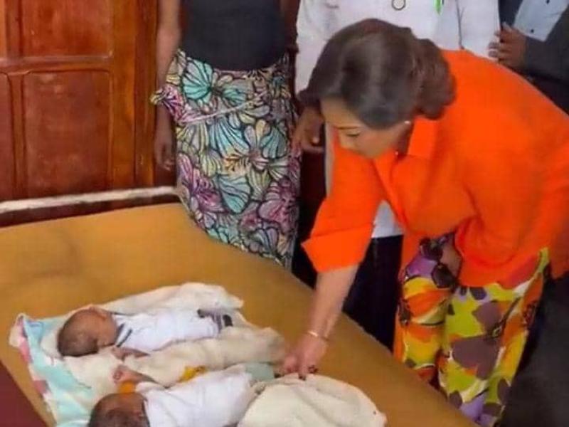 La Première Dame Dénise Nyakeru Tshisekedi au chevet des patients de l’Hôpital Bonzola de Mbujimayi