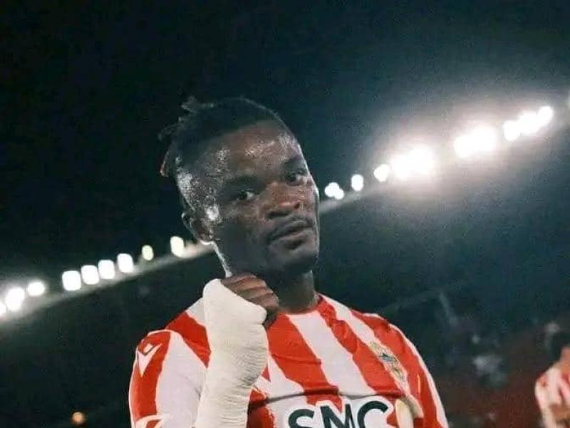 Bryan Cipenga après la victoire d'Almeria face à Cadiz.