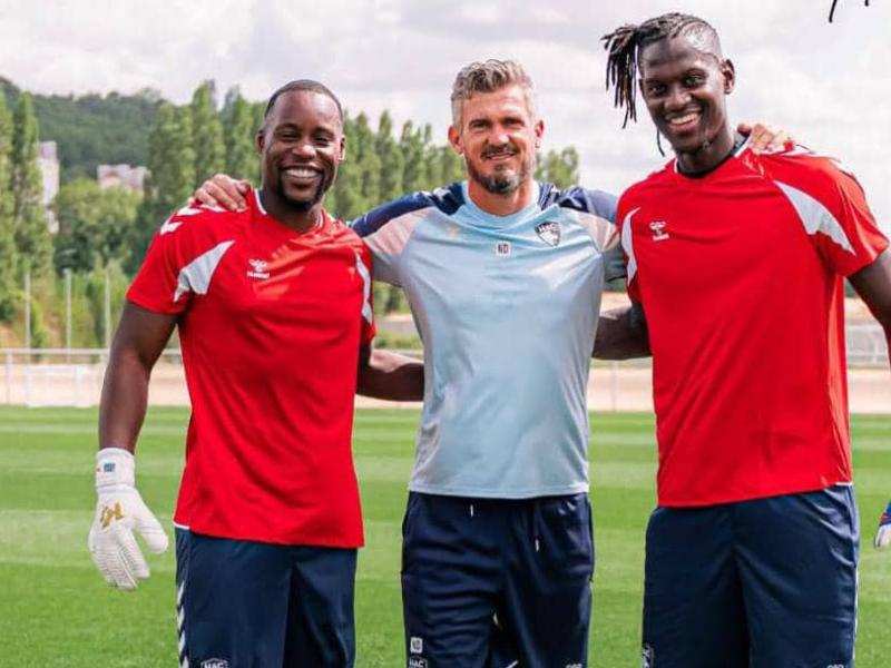 Lionel MPASI, Mory DIAW et l'entraîneur des gardiens du Havre AC lors d'un entraînement
