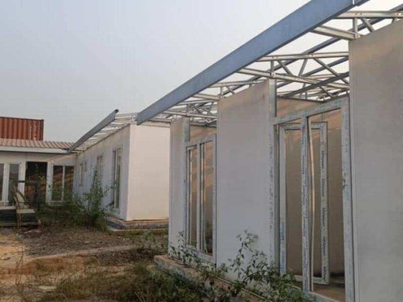 Vue du site Mukilango où la construction de 1000 logements destinés au sinistrés de Matadi Kibala sont à l'abandon