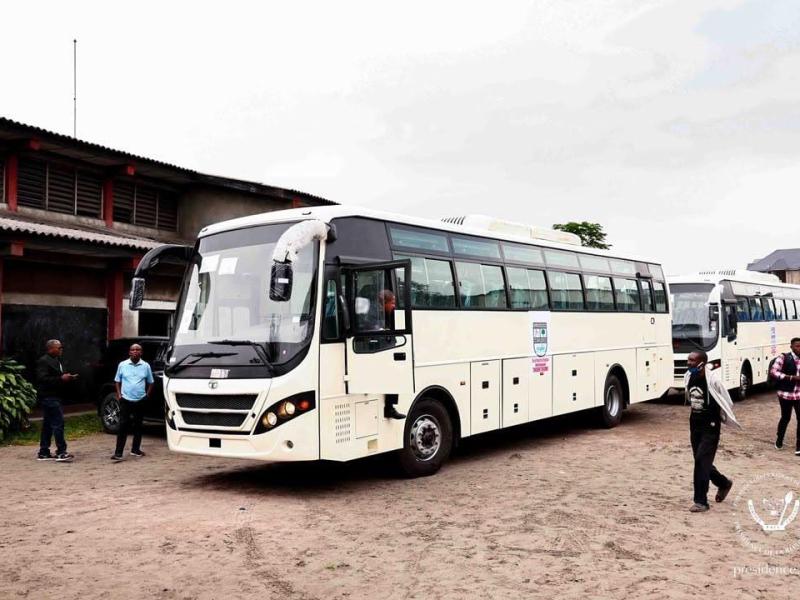 Deux bus scolaires remis au Collège Bonsomi par le Chef de l’État, Félix Tshisekedi [Photo d’illustration]