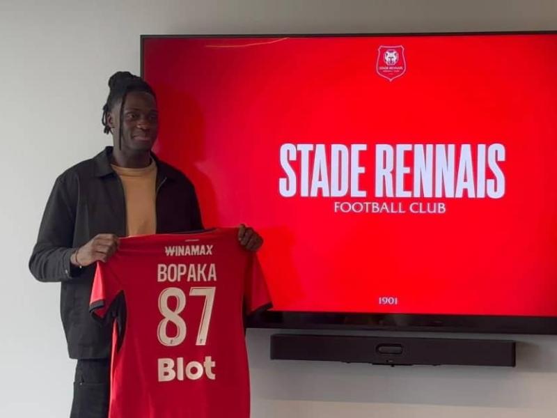 Yohann Bopaka lors de sa signature à Lille