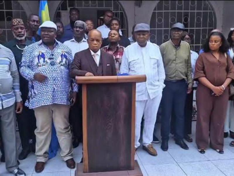 Jean-Pierre Lisanga Bonganga et les membres du RCET-CPS