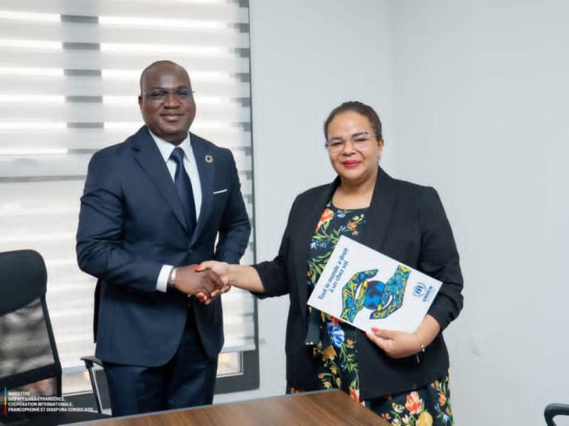 La ministre d'État en charge des Affaires étrangères, Thérèse Kayikwamba Wagner et Maurice Azonnankpo, nouveau Représentant du HCR en RDC