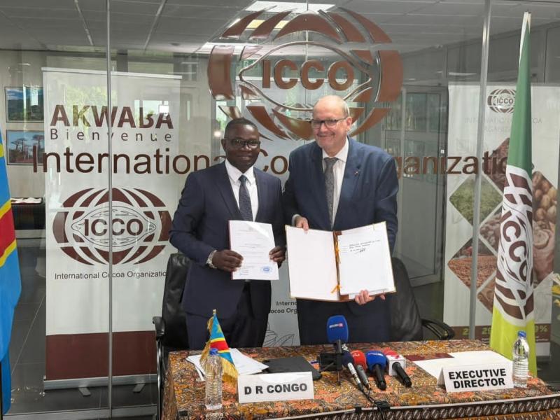 Le ministre du Commerce extérieur, Julien Paluku, et Michel Arrion, directeur exécutif de l’Organisation internationale du cacao (ICCO) [photo d'illustration]