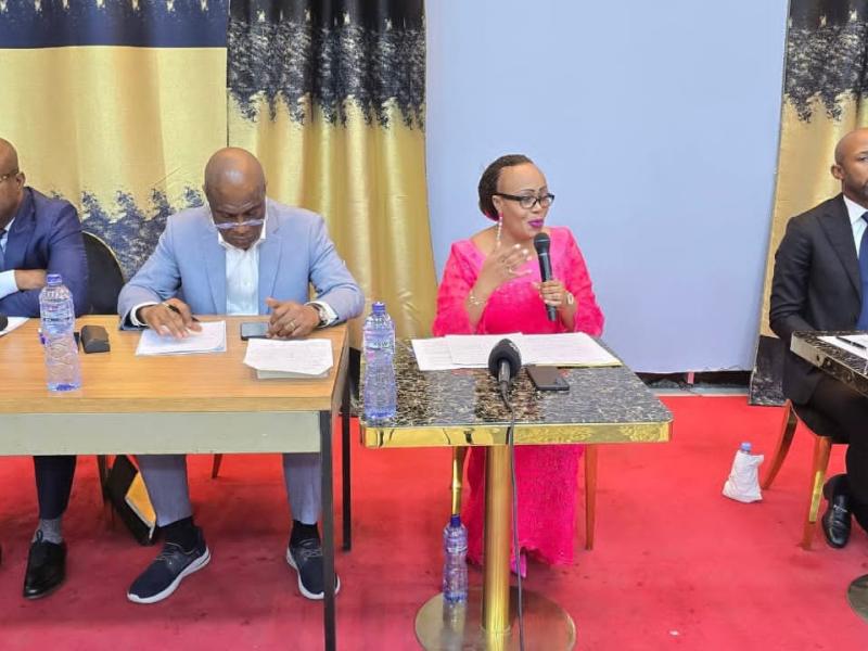 L'opposant Martin Fayulu, Marie-Ange Mushobekwa et le ministre de la Communication et Médias, Patrick Muyaya [photo d'illustration]