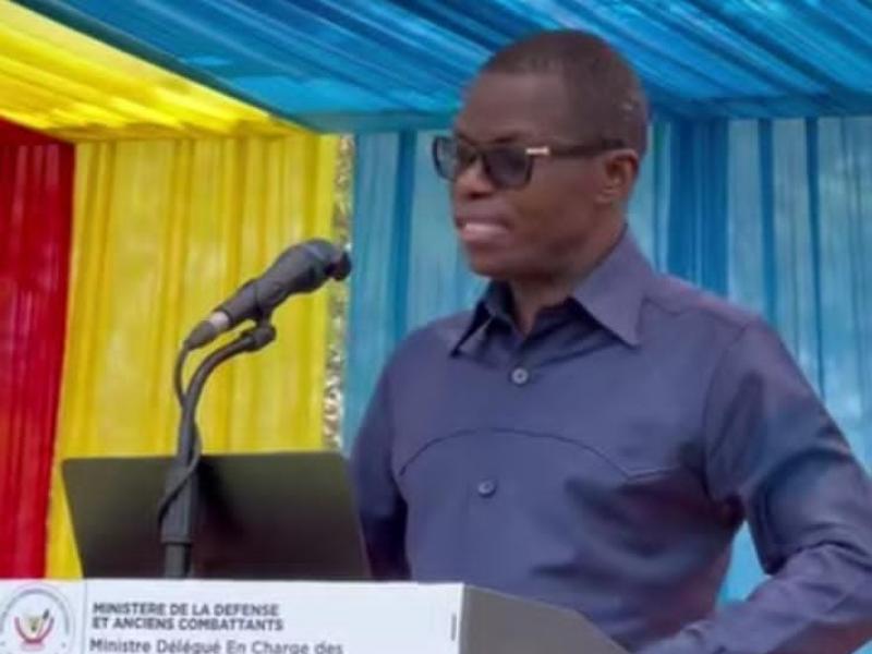 Le ministre délégué Eliezer Ntambwe, lors de la cérémonie du lancement de travaux de construction du monument dédié aux anciens combattants, jeudi 17 septembre 2026