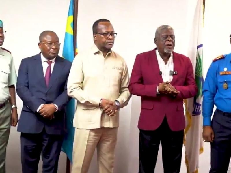 Les autorités civiles, militaires et la délégation de l'UDPS, à l'issue de la réunion tenue lundi 21 septembre, par le gouverneur de Kinshasa avant la marche de ce mardi