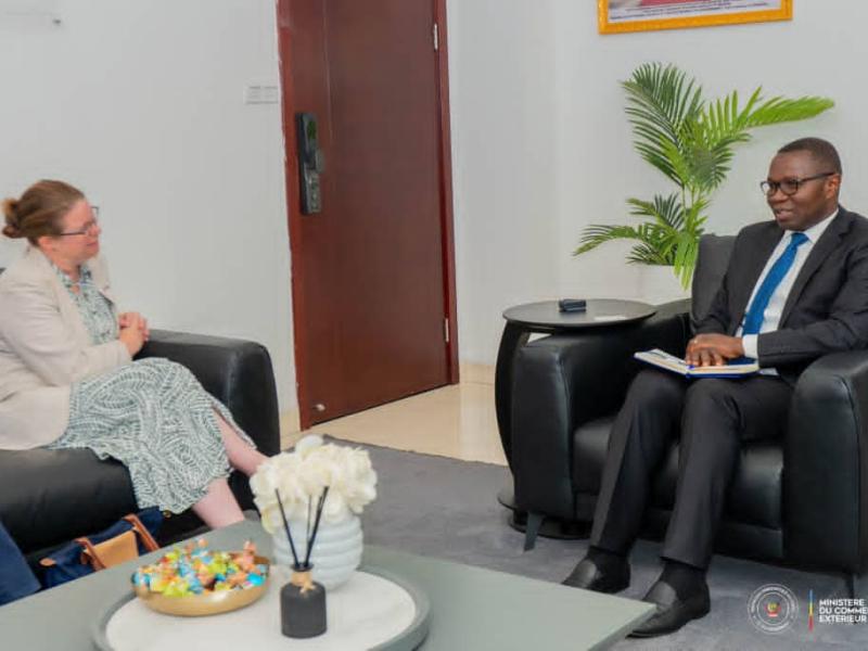 Julien Paluku et Zoë Ware, respectivement ministre congolais du Commerce extérieur et l'ambassadrice du Royaume-Uni en RDC