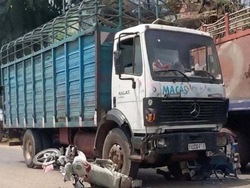 Un camion a percuté deux motos et fait un mort et deux blessés graves à Matadi