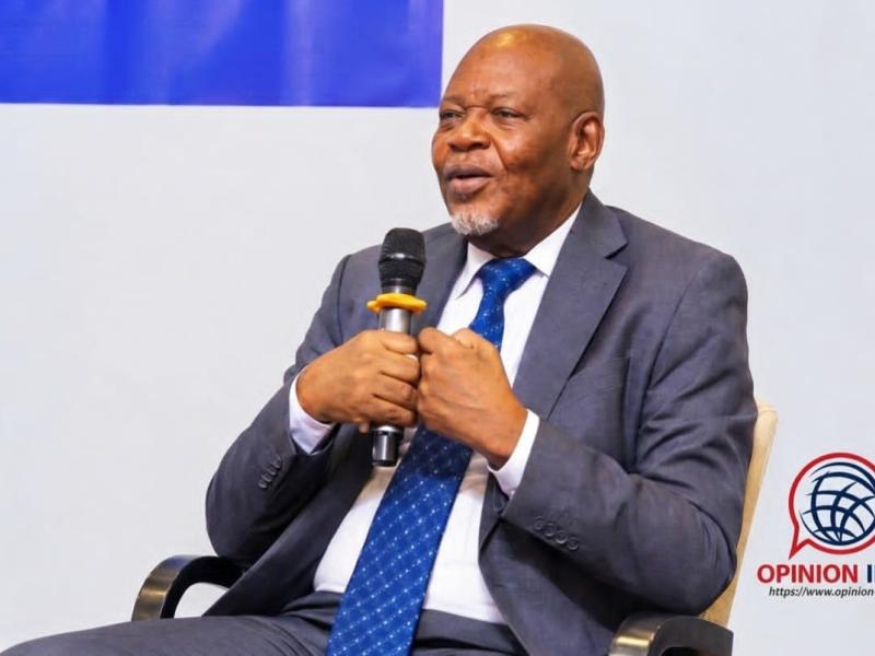Nicaise Kibel’Bel Oka, journaliste d’investigation en RDC et directeur du journal Les Coulisses