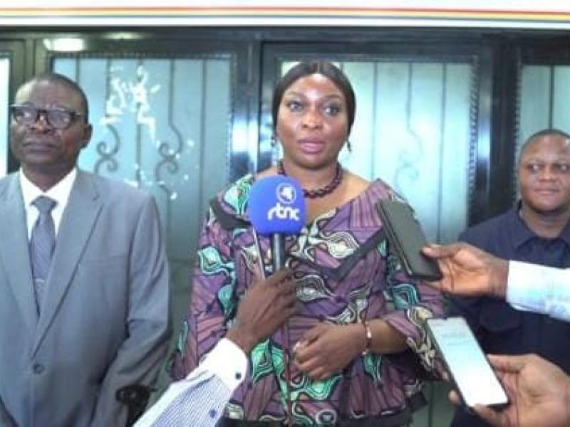 Vice-président Joëlle Mbamba, vice-présidente de la CNDH-RDC, au milieu, à gauche, commissaire national Jean-Richard Tshibanda, chargé des droits politiques et civils de la CNDH-RDC