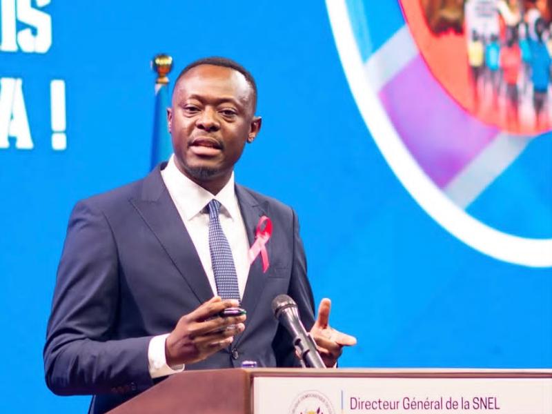 Le DG de la SNEL lors du briefing presse du jeudi 01 octobre 2026 à Kinshasa