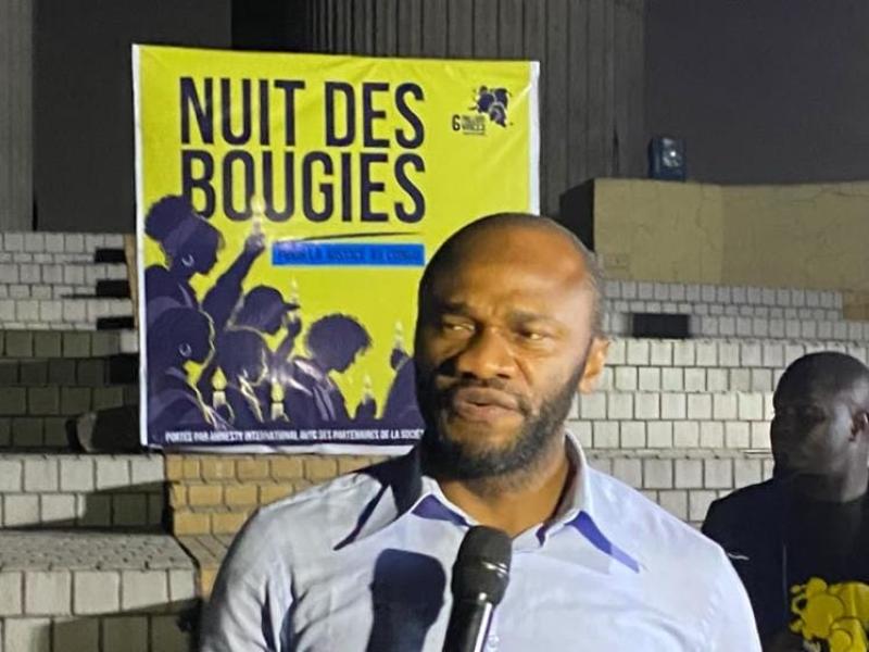 Le député national Laddy Yangotikala en plein témoignage au lancement de campagne "6 millions de voix pour justice au Congo"