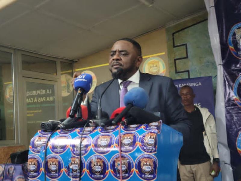 Germain Kambinga, président du parti Le Centre, prononce son discours lors de la 10e Université d’Octobre, organisée ce lundi 5 octobre 2026 au Centre Nganda, à Kinshasa.