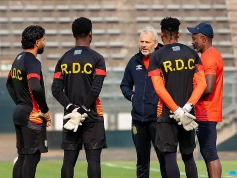 Sébastien Desabre, Robert Kidiaba et les trois gardiens de l'équipe nationale.