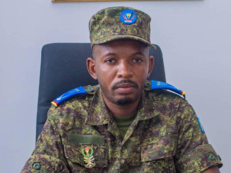 Le capitaine Antony Mwalushay, porte-parole des opérations Ngemba de la 11ᵉ région militaire des FARDC dans l’espace Grand Bandundu