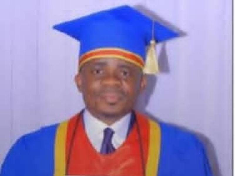 Claude Boyoo Itaka, docteur et chercheur en relations internationales à l'Université de Kinshasa (UNIKIN) ainsi que chef de travaux à l'Université Pédagogique Nationale (UPN)