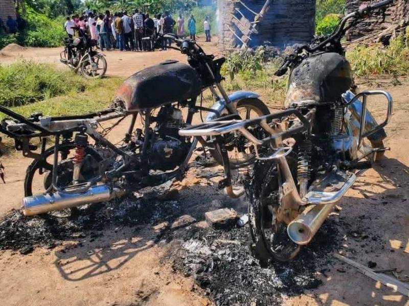 Une moto incendiée lors d’una attaque armée au Nord-Kivu [photo d'illustration]