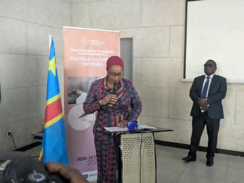 La ministre de la Culture et des Arts, Yolande Elebe Ma Ndembo, prononce son discours à l’ouverture de l’atelier technique de vulgarisation et d’appropriation de la Politique culturelle nationale.