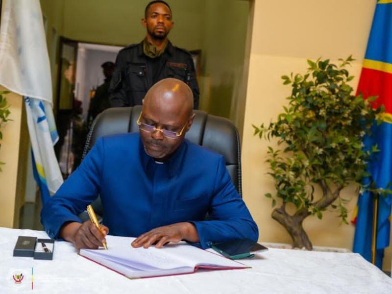 Le vice-Premier ministre chargé de la Défense nationale et des Anciens combattants, Guy Kabombo Muadiamvita