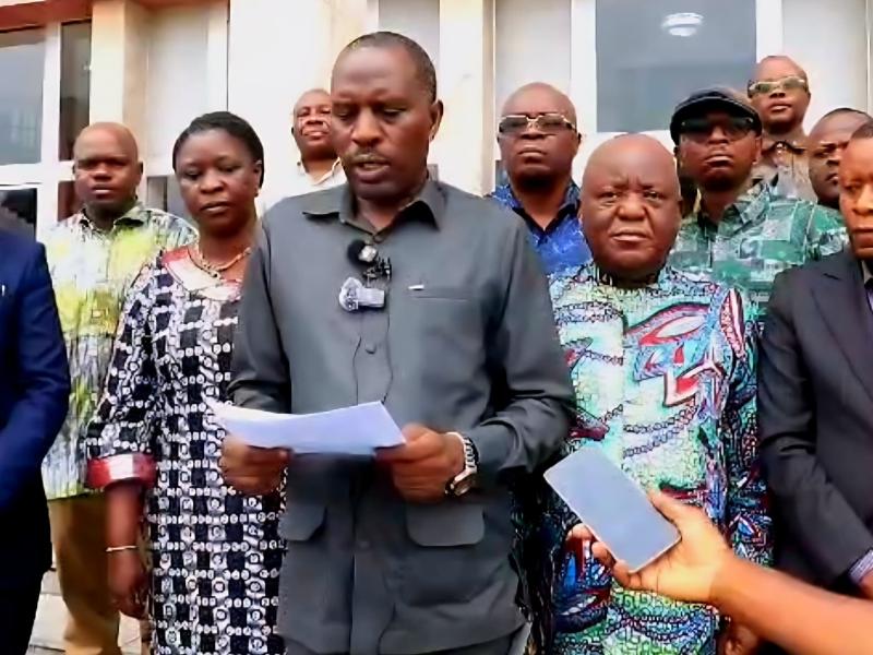 Le président du Caucus de députés du Nord-Kivu, Safari Nganizi Jacques, lit la déclaration condamnant la création du FRN par Joseph Kabila