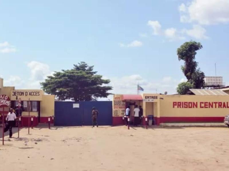 L'entrée principale de la prison centrale de Makala à Kinshasa