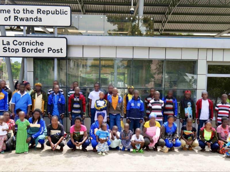 42 personnes, dont 18 membres de groupes armés, retournent volontairement au Rwanda en provenance de la RDC