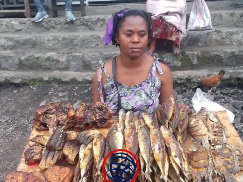 Une femme de Nyiragongo entrain de faire son commerce