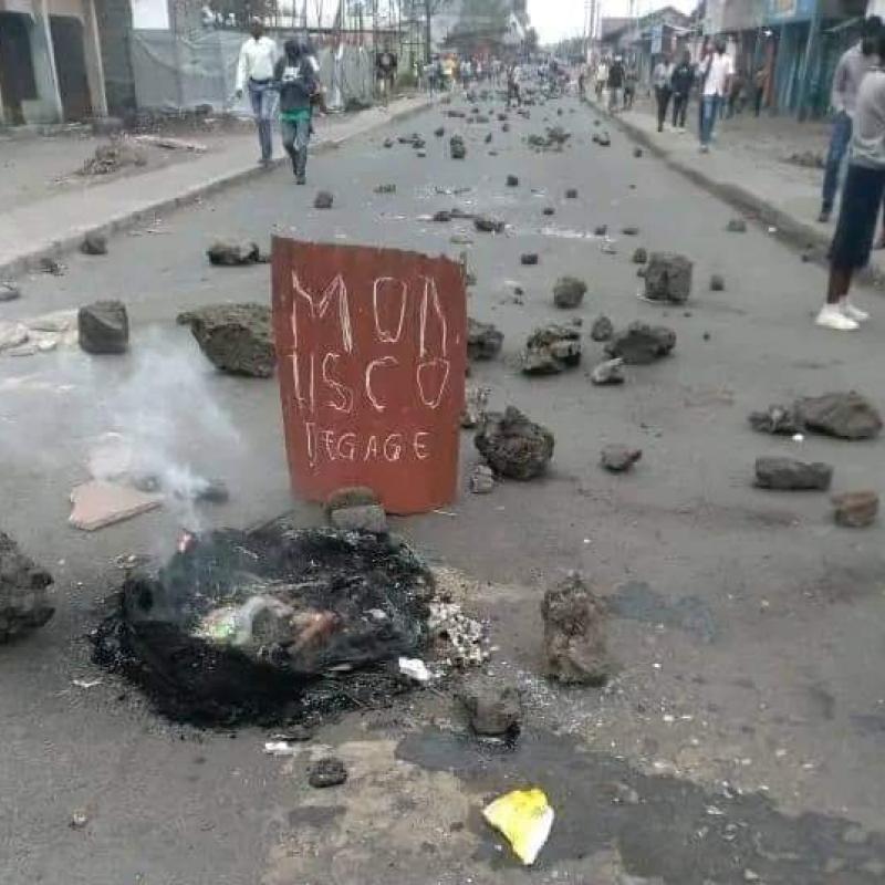 “Monusco dégage” message visible lors de la manifestation anti Monusco à Goma