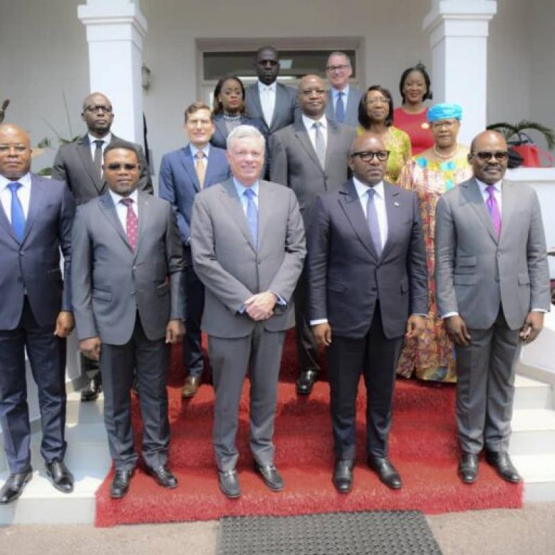 Photo de famille entre la délégation de Visa, le premier ministre Sama Lukonde et quelques membres de son gouvernement