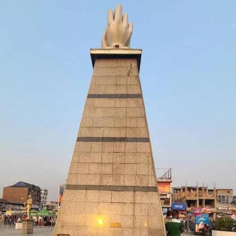 Place des artistes, en plein Kinshasa