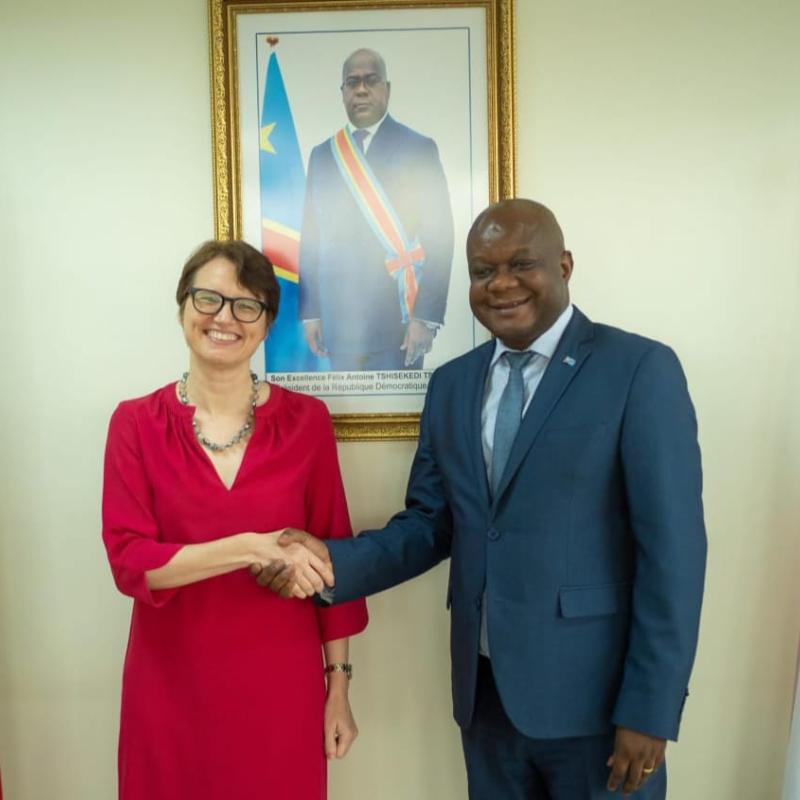 Le ministre des Congolais de l’étranger, Crispin Mbadu, et l’ambassadrice du Royaume-Uni en RDC, Alyson King [photo d'illustration]