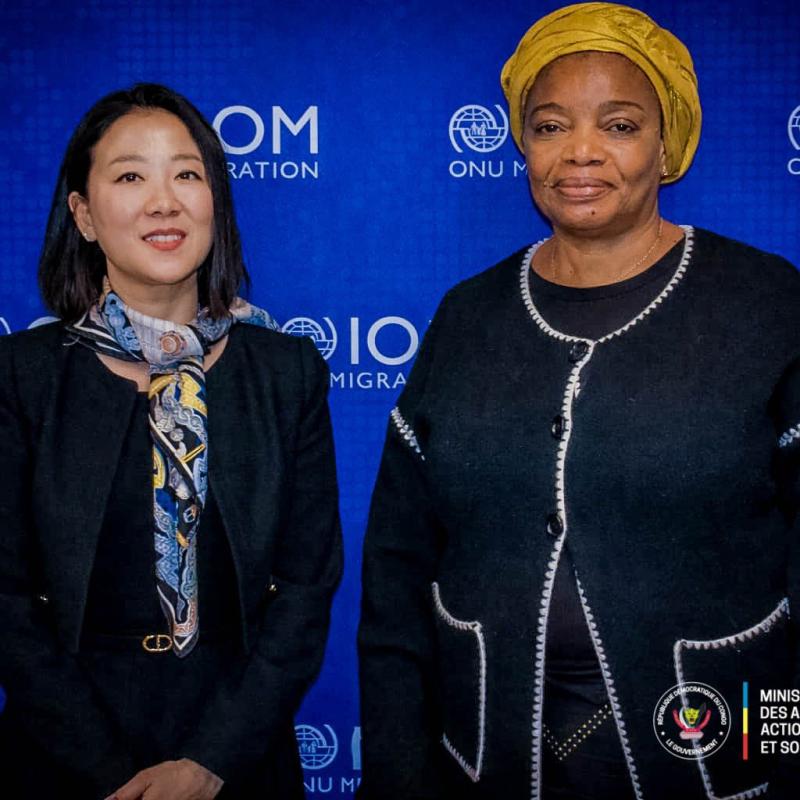 La ministre des Affaires sociales, Ève Bazaiba, avec SungAh Lee, directrice générale adjointe chargée de la gestion et des réformes à l’OIM [photo d'illustration]