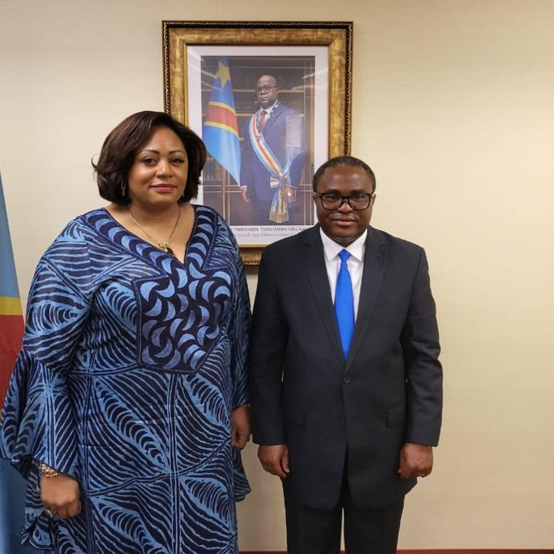 L’ambassadrice de la RDC aux États-Unis Kapinga Yvette Ngandu et le représentant au FMI [photo d'illustration]